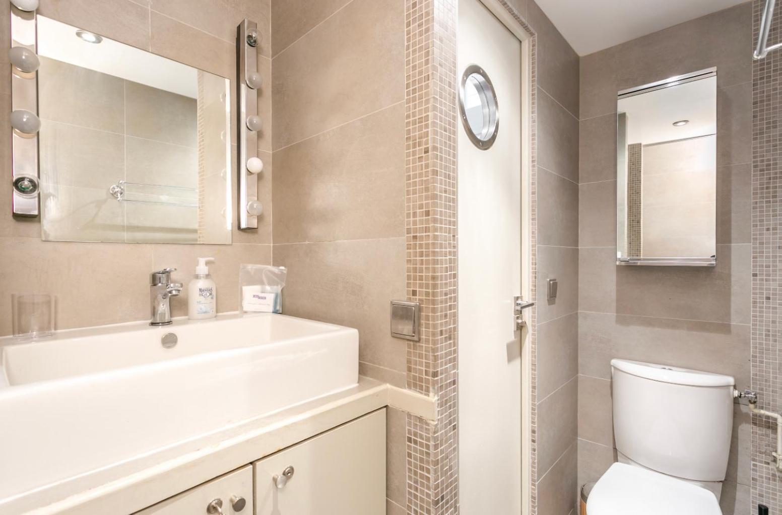 פריז Suite Du Lion/Ac Historic Flat, Marais, 4-5 Guests מראה חיצוני תמונה