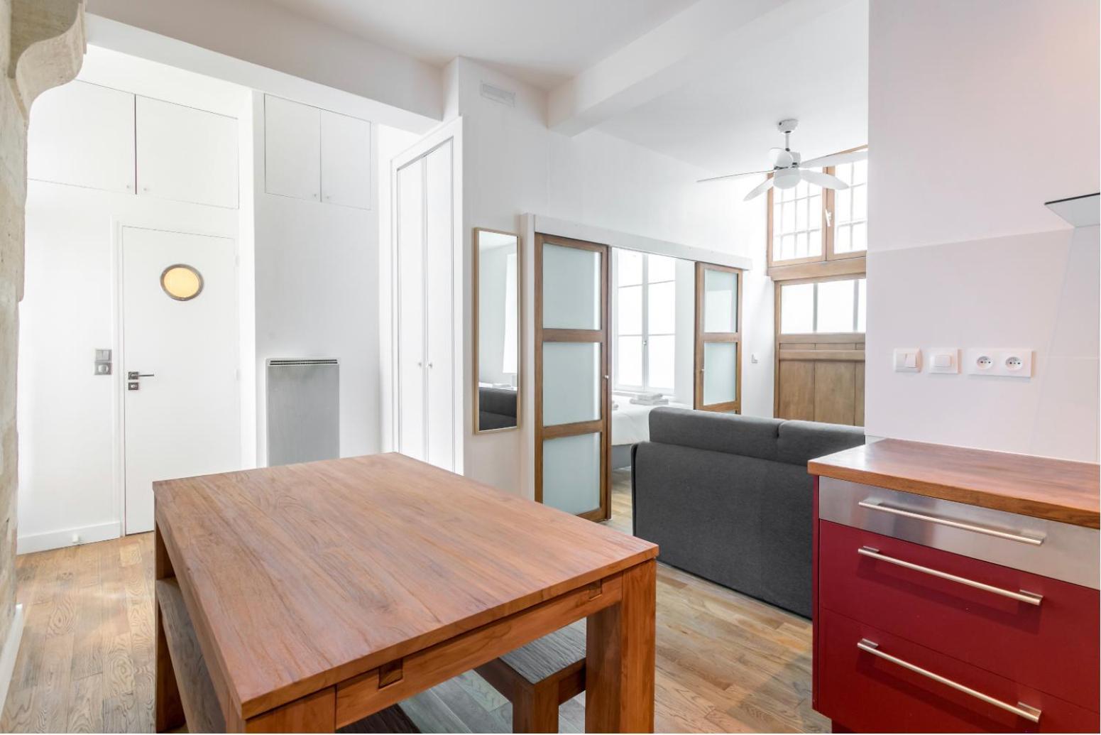 פריז Suite Du Lion/Ac Historic Flat, Marais, 4-5 Guests מראה חיצוני תמונה