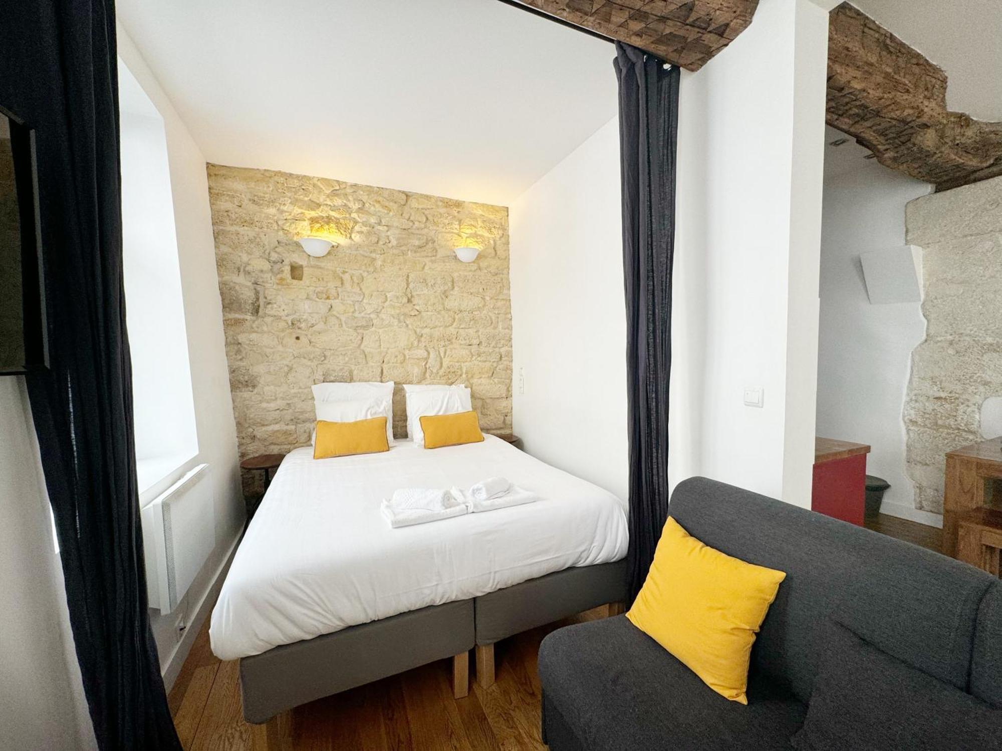 פריז Suite Du Lion/Ac Historic Flat, Marais, 4-5 Guests מראה חיצוני תמונה